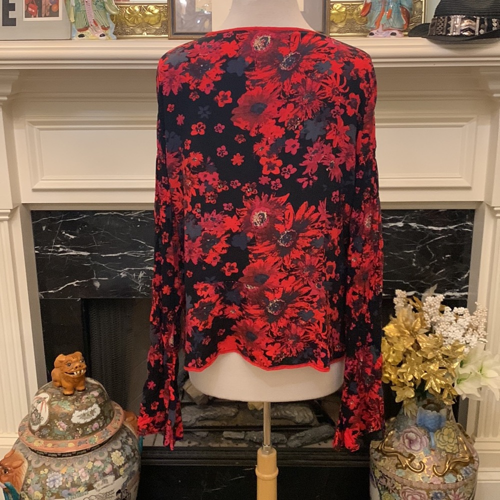 NWT “Free People” red/blk trim smocked sleeve top - Picture 5 of 7